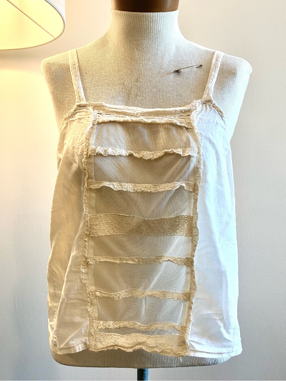 American Eagle Outfitters Cream Lace Trimmed Sheer Mesh Panel Camisole Size S
